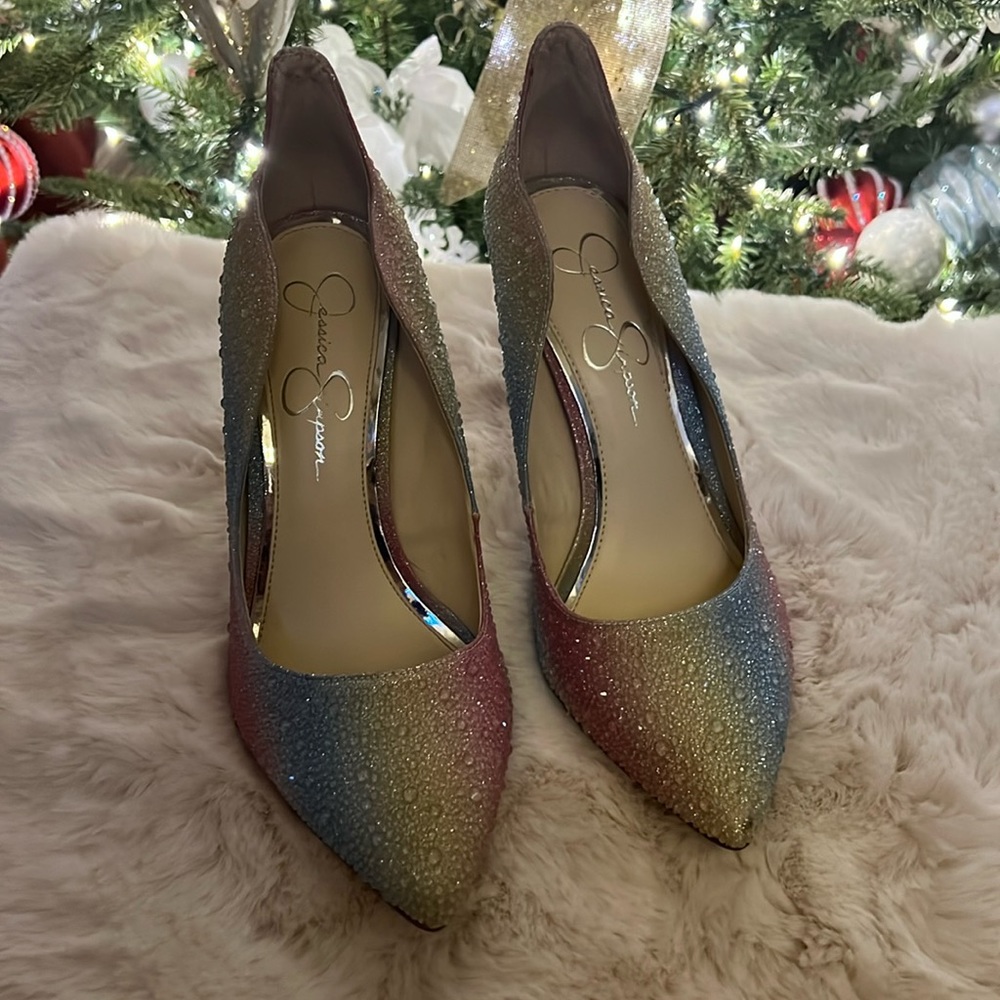 Jessica Simpson Hombre Heels.